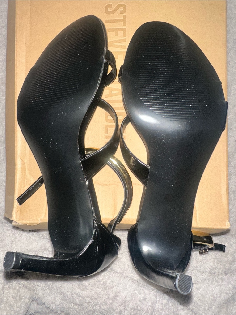 NIB Steve Madden Elsiee Black & Gold Sandals Size 9.5 - Picture 11 of 13